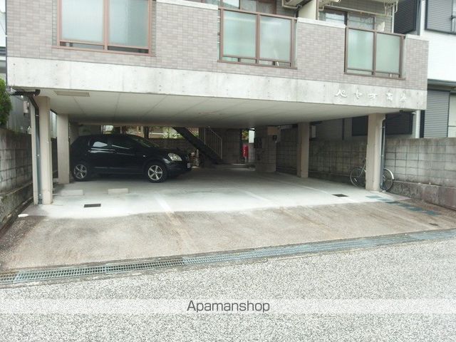 パセオ高須の玄関写真