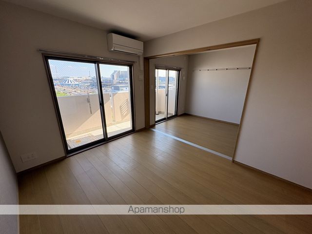 アバンツァートコルソ吉川美南の内装写真