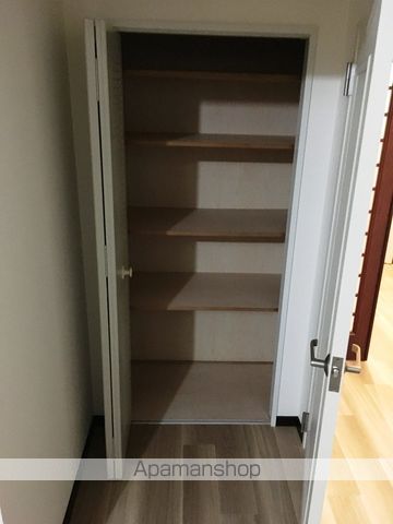 白鷹松下町マンションの内装写真