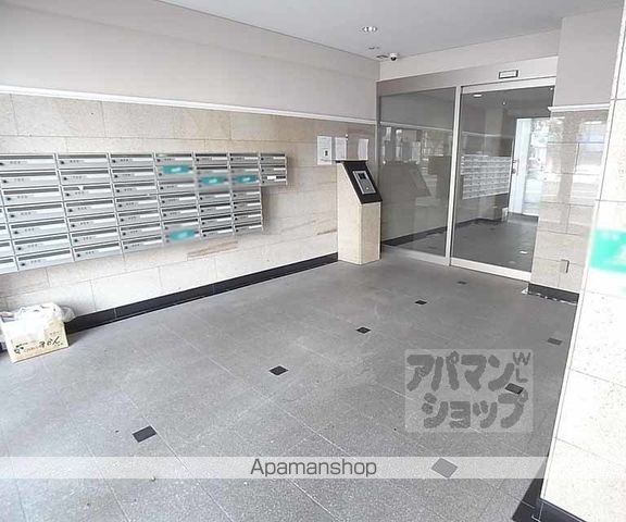 パルティール西院の玄関写真