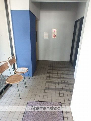 APTーKの玄関写真