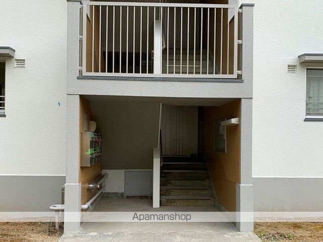 ビレッジハウス埴生1号棟の玄関写真