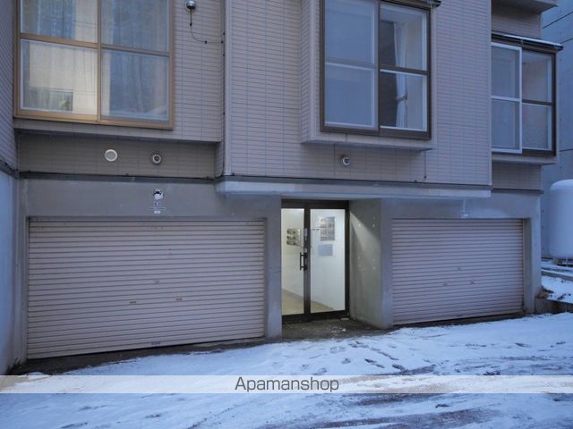 ルーブル南5条の玄関写真