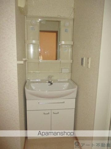 ネオカーサ山越の内装写真