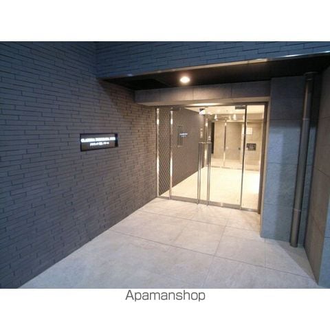クラリッサ横浜ノワールの玄関写真