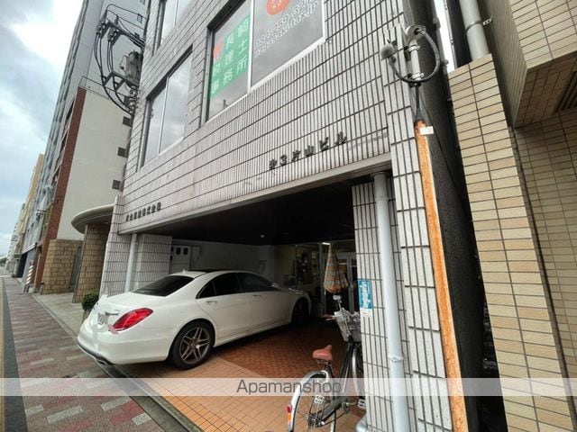 第3片山ビルの玄関写真