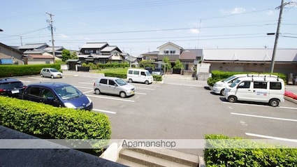 シャトー清城[2LDK/65.7m2]の駐車場