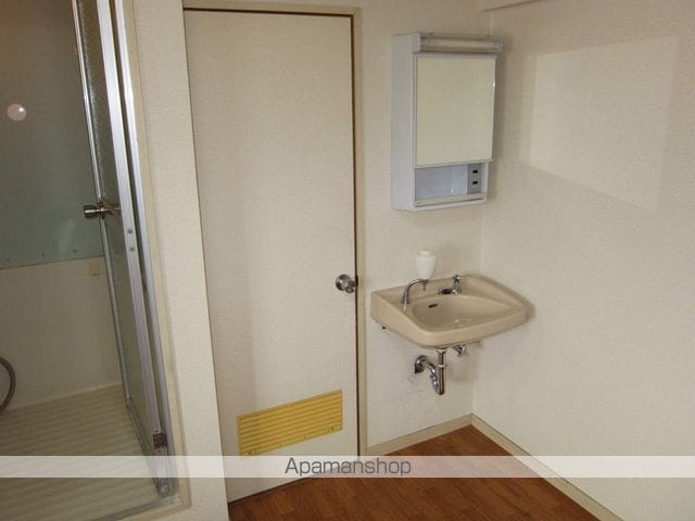 名張駅前マンションの内装写真