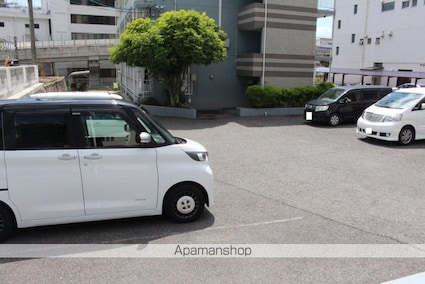 マイハイツ寿[1K/23.98m2]の駐車場