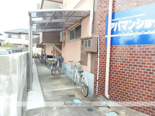 栄町ビルの玄関写真
