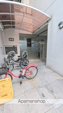 大阪市谷町線 南森町駅 徒歩9分 8階建 築33年の外観写真