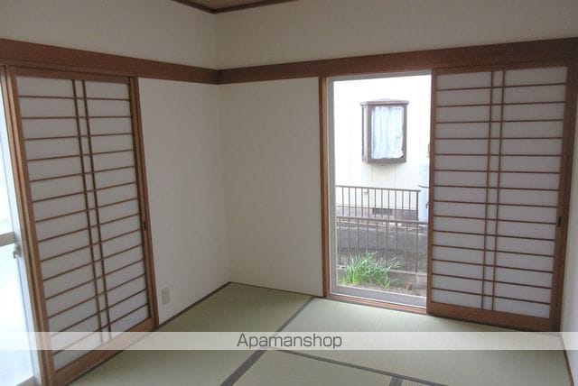 常滑市 2階建 築35年の内装写真
