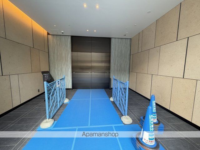 URAWA THE TOWERの玄関写真