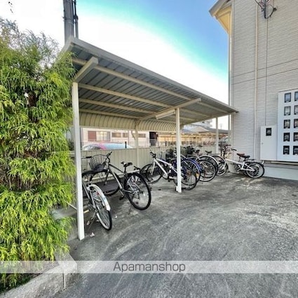 サーキディット[1LDK/33.39m2]の駐車場2