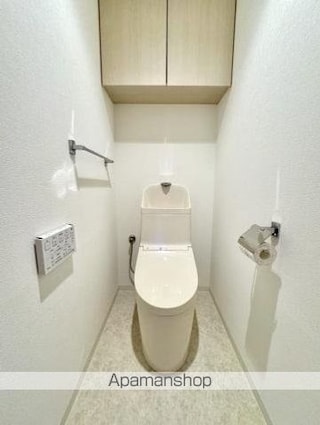 サーパス桜町二丁目[2LDK/71.43m2]のトイレ