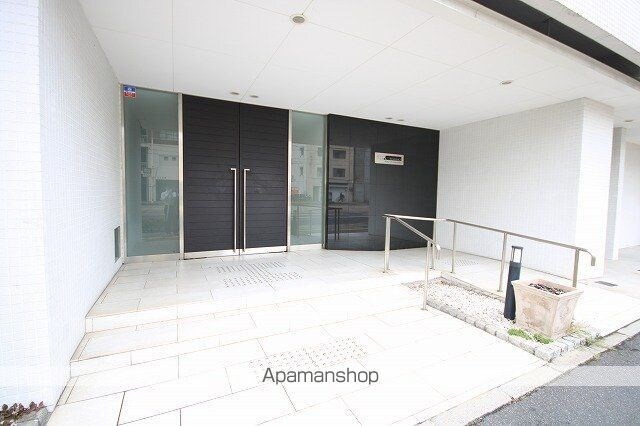 広島県広島市中区舟入幸町[1R/29.85m2]のエントランス1