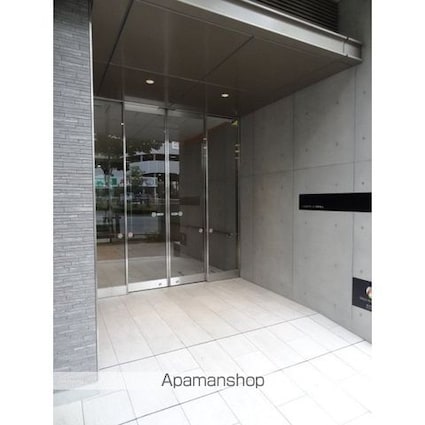 エムレジデンス中野坂上[1R/25.13m2]のエントランス2