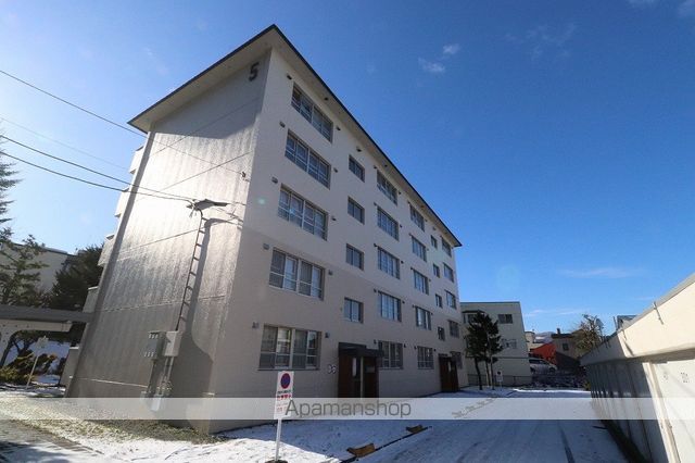 札幌西月寒団地6号棟の外観写真