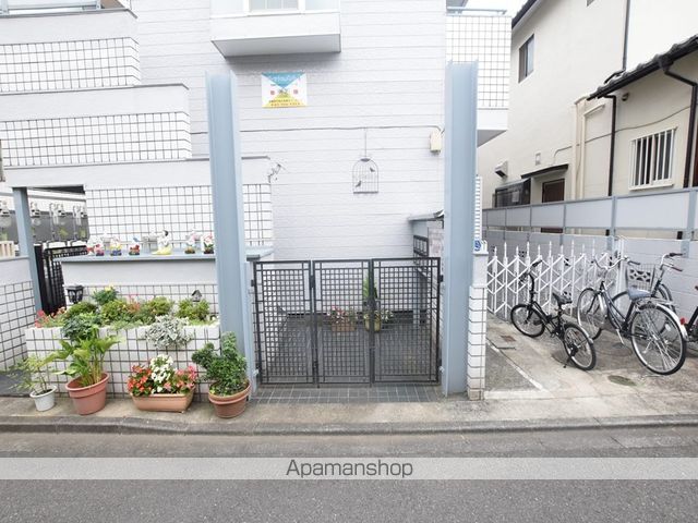 フレッシュメントIの玄関写真