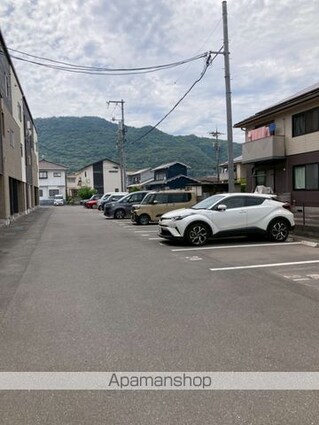 Ｌｕｍｉｎｏｕｓ　Ｃ棟[1LDK/59.16m2]の駐車場