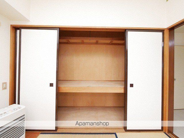 リベルティ大通の内装写真