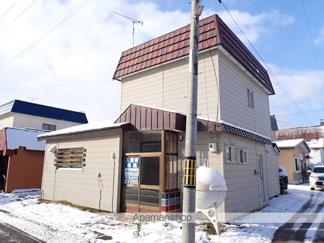 ＪＲ函館本線 滝川駅 バス乗車時間：10分 最寄りバス停で下車 徒歩5分 2階建 築61年の外観写真