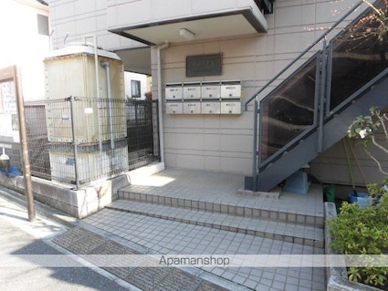 ラ・テラスＫ[1R/20.09m2]のエントランス3