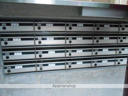 クリスタルコート[1R/27.3m2]の共用部1