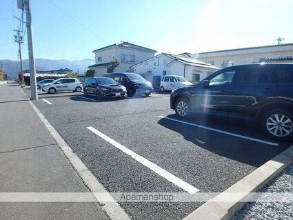 ベルテ渚[1K/40.5m2]の駐車場