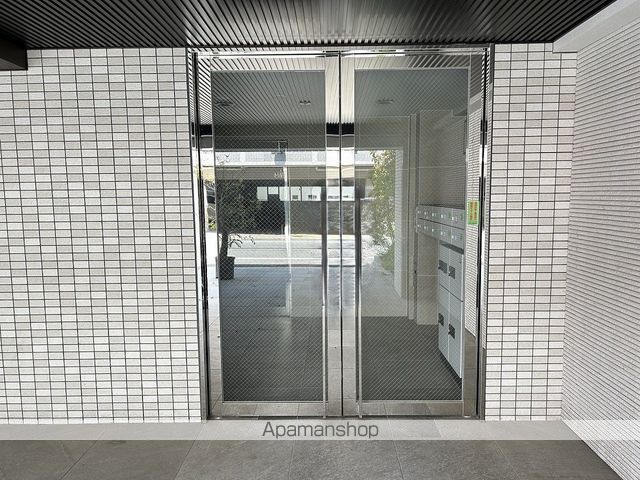 インプレイス・マスミの玄関写真