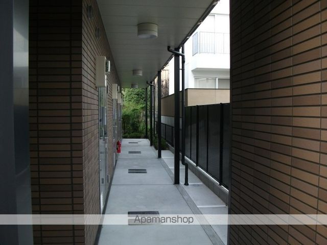 レオネクストフラッツリリーの玄関写真