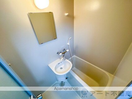 アルト雄郡　東棟[1R/22.9m2]のバス