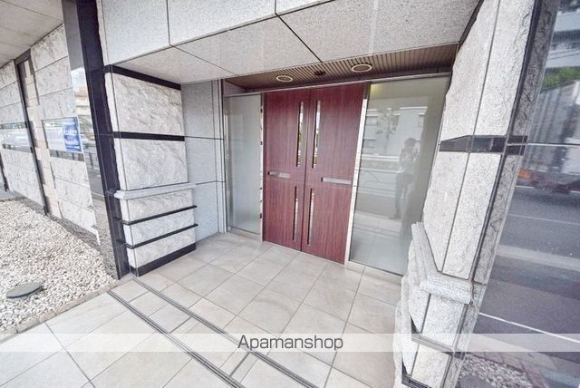 ガーラプレイス八幡山壱番館の玄関写真