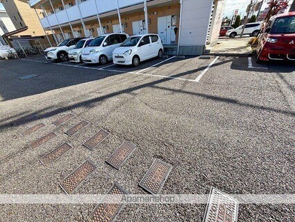 レオパレスＳＳＳ[1K/22.35m2]の駐車場