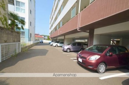 エルスタンザ子平町[1DK/26.64m2]の駐車場