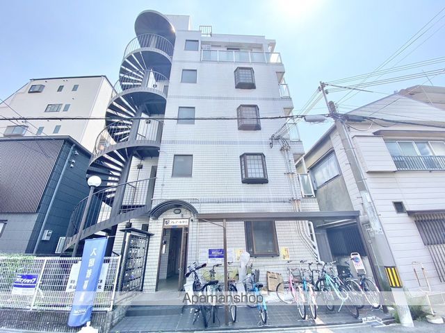 プレアール中宮の外観写真