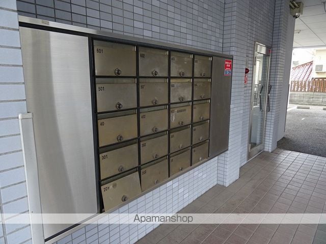日宝プロシード榴岡の玄関写真