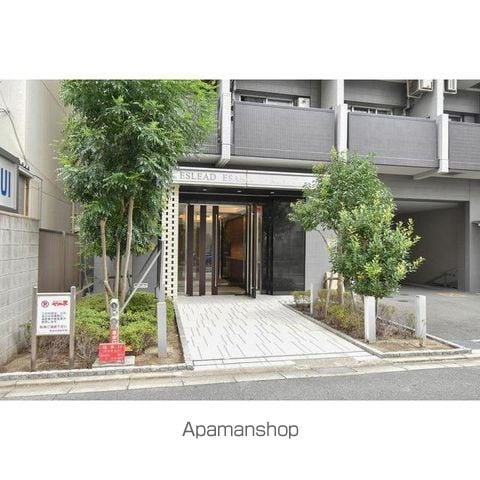 エスリード江坂垂水町の玄関写真