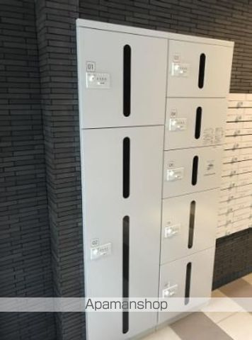 クロノス40新町IIIの玄関写真