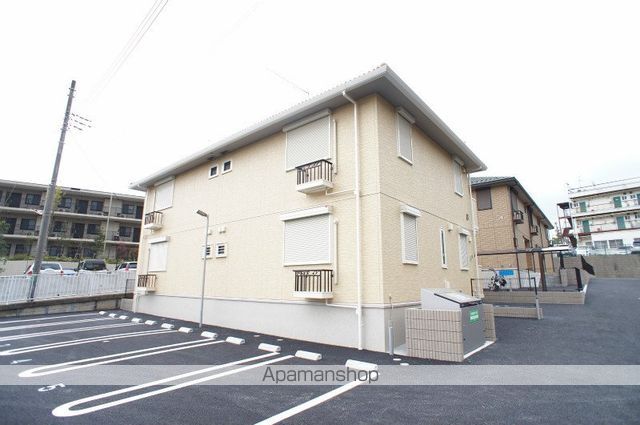 ペルーシェ B棟の外観写真