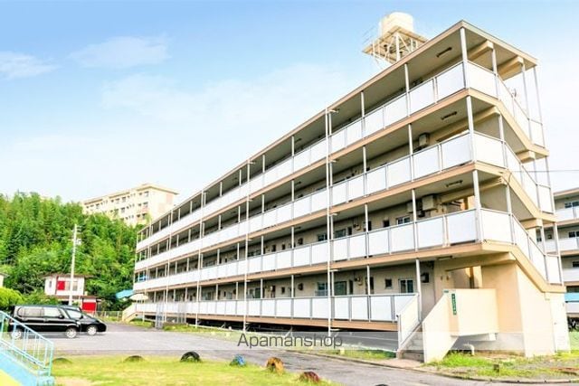 ビレッジハウス則松2号棟の玄関写真