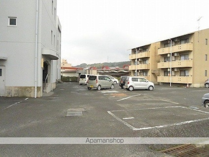健マンション[3DK/49m2]の駐車場1