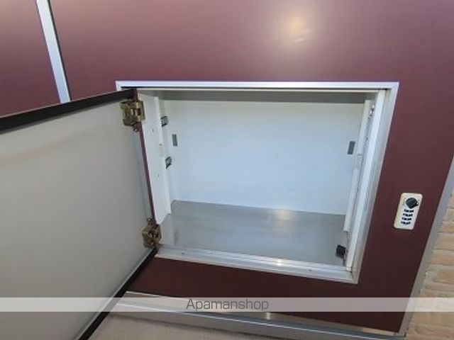 レオパレス中組[1K/23.18m2]の玄関2