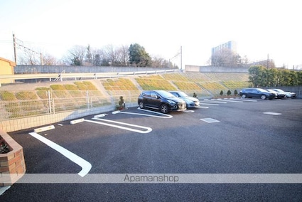 リリー・ヒルズ[1LDK/40.39m2]の駐車場