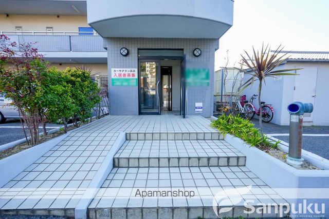 カーサグラン高浜の玄関写真