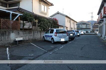 広島県福山市川口町３丁目[1K/27.08m2]の駐車場2