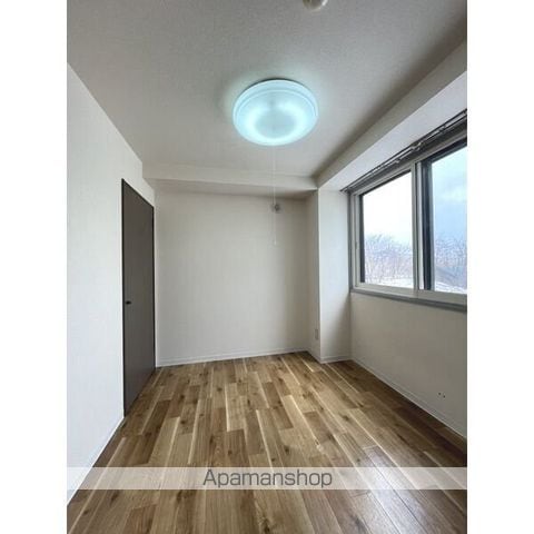 プレイズ中の島の内装写真