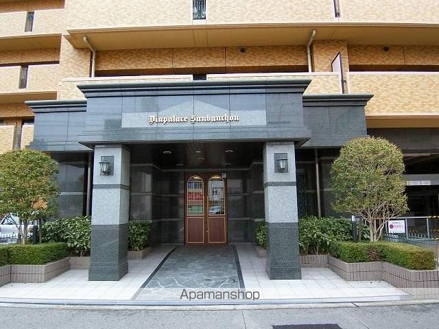 ダイアパレス三番町の玄関写真