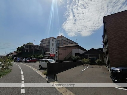 レオネクスト南蔵王[1K/36.38m2]の駐車場