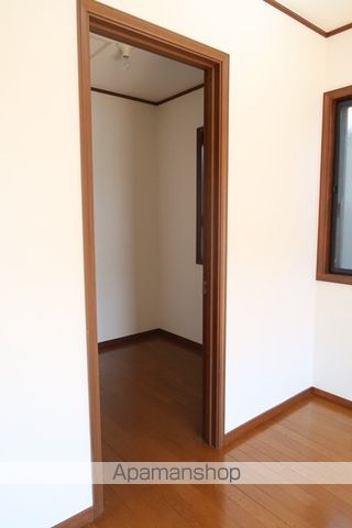 ビバリーヒルズ 亀の井の内装写真